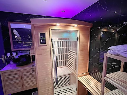 Sauna, Sauna, Bathroom, Spa and wellness centre/facilities