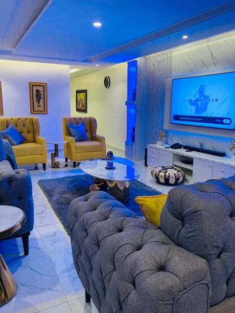 Communal lounge/ TV room, TV and multimedia, Living room, Seating area