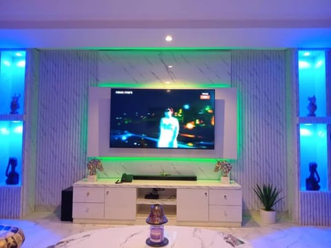 Communal lounge/ TV room, TV and multimedia, Evening entertainment