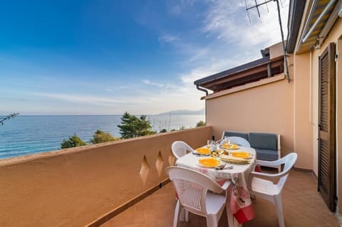 Wunderschöne Ferienwohnung in Cala Gonone mit Grill und Garten und Meerblick und Strand in der Nähe Apartment in Cala Gonone