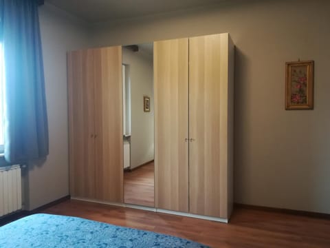 Bedroom, wardrobe