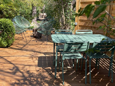 Patio, Dining area