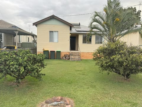 Massive 3 Bedroom Home with backyard Casa in Grafton