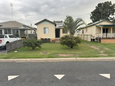 Massive 3 Bedroom Home with backyard Casa in Grafton