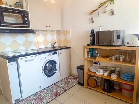 Kitchen or kitchenette, minibar, pet friendly, stove, toaster, washing machine