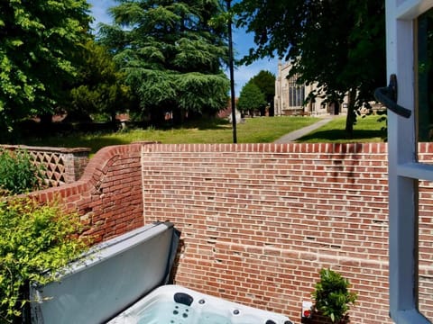 Luxury 3 Bed Manor House Hot Tub Cinema Room SkyTV House in Uttlesford