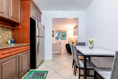 Book Now And Enjoy A Top Miami Location! Apartment in Coral Gables