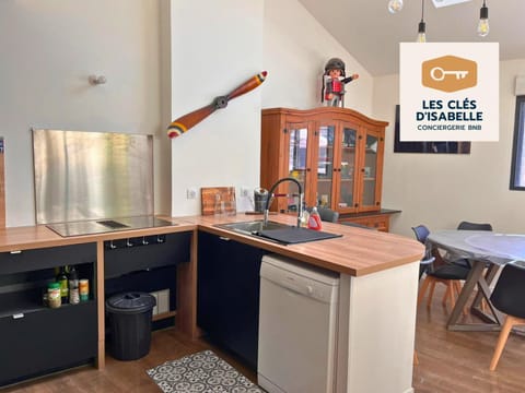 Appartement climatisé avec sa terrasse de 25 M2 Apartment in Limoges