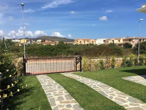 Ferienhaus in Budoni mit Grill, Garten und Terrasse House in Budoni