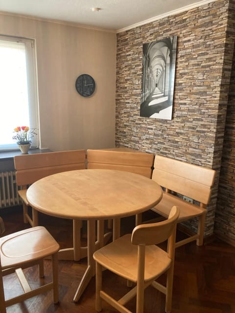 Seating area, Dining area