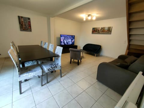 TV and multimedia, Living room, Dining area