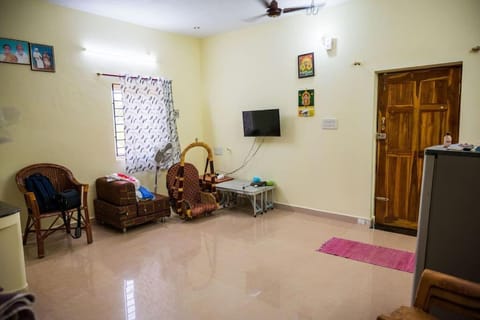 Communal lounge/ TV room, TV and multimedia, Living room, Seating area, Evening entertainment, fireplace