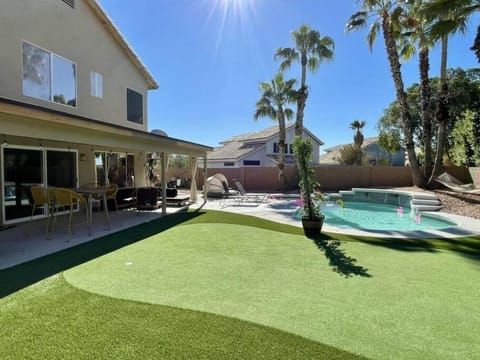 Heated Pool Spa Golf Pool Table Sleeps 14 House in Mesa
