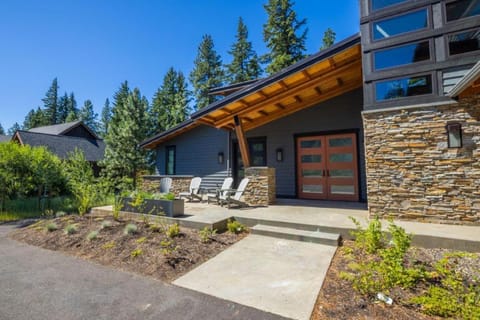 Suncadia 5 Bdrm Home Nestled in the Forest Maison in Ronald
