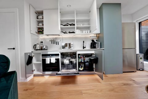 Coffee/tea facilities, Kitchen or kitchenette, dishwasher, minibar, pet friendly, stove, toaster