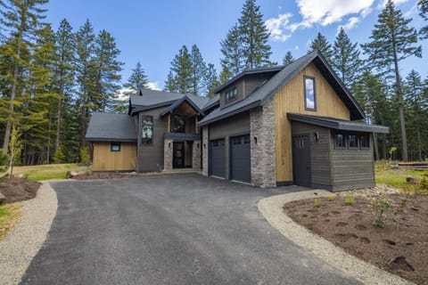 Suncadia 4 Bdrm Home with Lavish Patio Space Haus in Roslyn