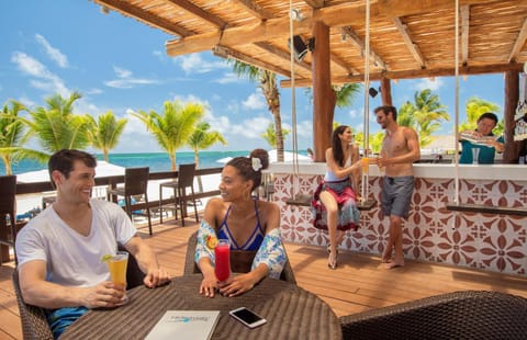 Lounge or bar, Beach, Drinks