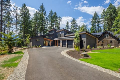 Suncadia 5 Bdrm Ridge view Home Nestled in the Forest House in Roslyn
