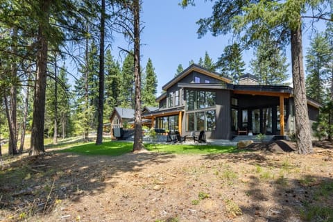 Suncadia 5 Bdrm Ridge view Home Nestled in the Forest Casa in Roslyn