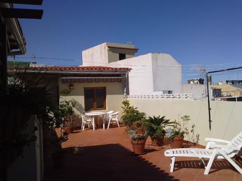 Apartement in Punta Brava mit kleiner Terrasse zum Innenhof Apartment in Puerto de la Cruz