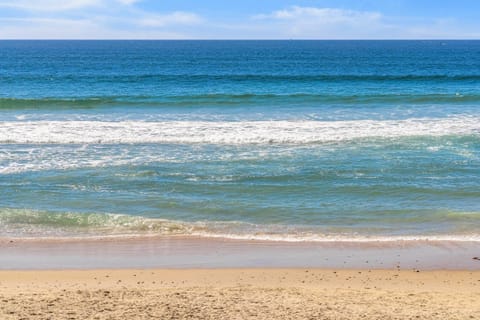 Ocean Front Holiday Apartment in Mission Beach