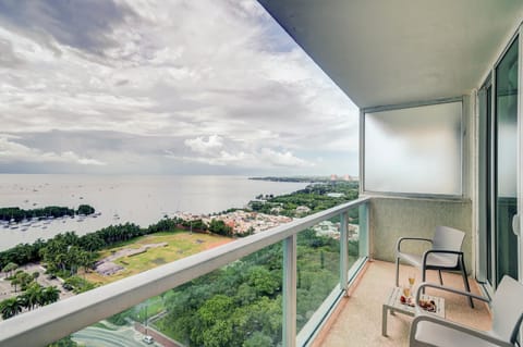 Direct Bayview One Bedroom Condo in Coconut Grove Includes parking Appartement in Coconut Grove