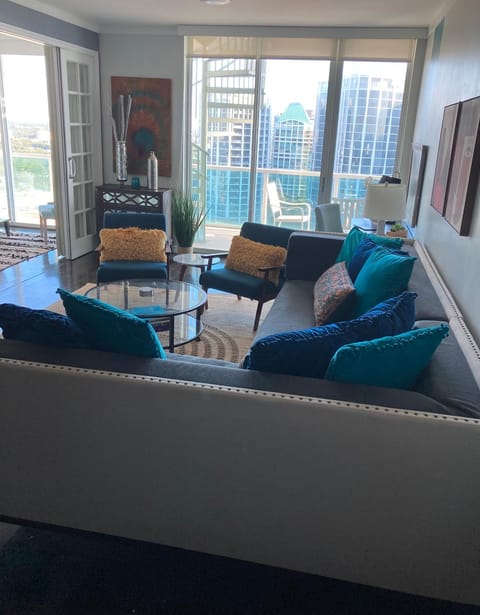 Luxury Penthouse with Private Rooftop Terrace in Coconut Grove Hotel Appartamento in Coconut Grove