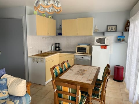 Appartement proche plage, 2 chambres, balcon, garage - FR-1-482-138 Apartment in Fort-Mahon-Plage