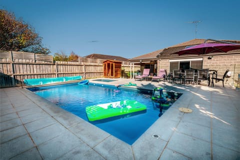 Oakdean Resort- Pool, Spa, Beach, Sleep 10 House in Ocean Grove