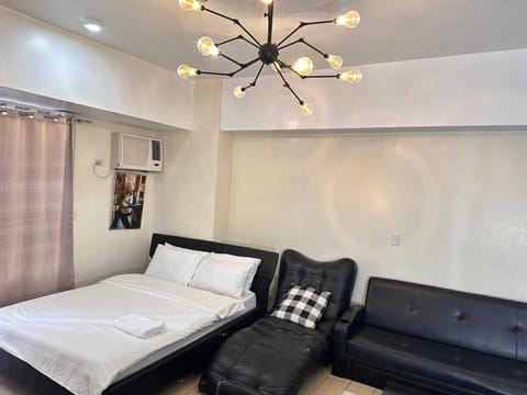Deluxe Suite at Venice Grand Canal Appartement-Hotel in Makati