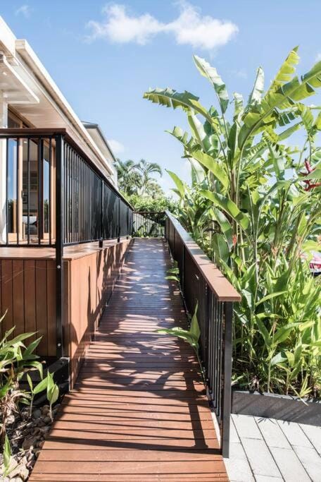 The Seahorse ~ Family & Pooch Friendly Home House in Noosaville