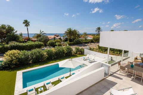 Villa Lucia mit Meerblick und Pool in Santo Tomas Casa in Santo Tomas