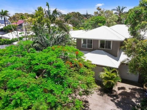 Pet Friendly Tropical Escape in Sunshine Beach Apartment in Sunrise Beach