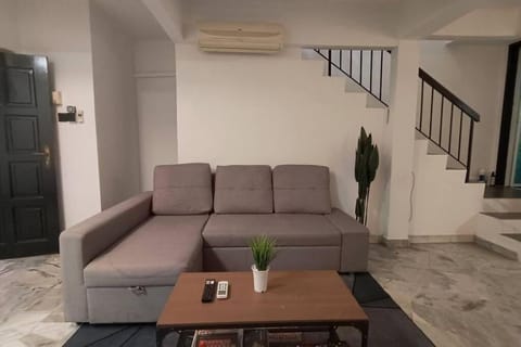 14pax 3br Walk to Sunway Pyramid Lagoon House in Subang Jaya