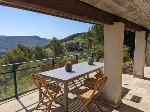 Provençal house between sea and vineyards Bed and Breakfast in Le Beausset