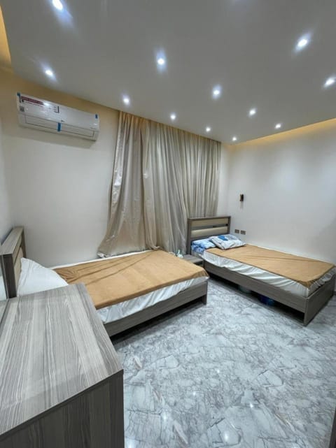 apartment in 8th district- 6 october Apartamento in Nasr City
