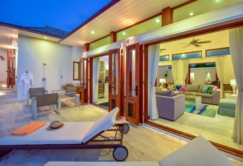 Stunning 3 bedroom villa with Pool & Jacuzzi Chalet in Antigua and Barbuda