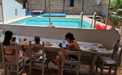 Dining area, Swimming pool