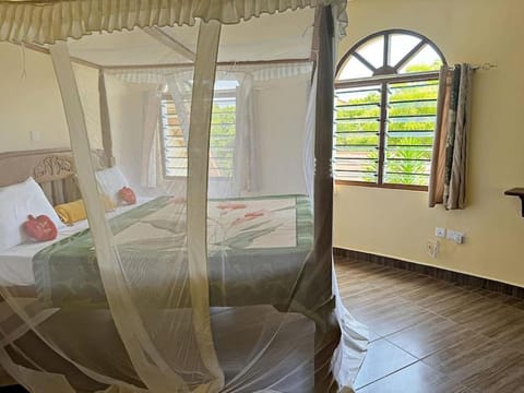 South Fork Diani, 3 bedroom with pool. Chalet in Diani Beach