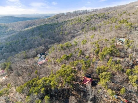 Above and Beyond, Cabin with Massive Views Near Helen House in White County