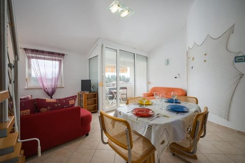 TV and multimedia, Living room, Dining area