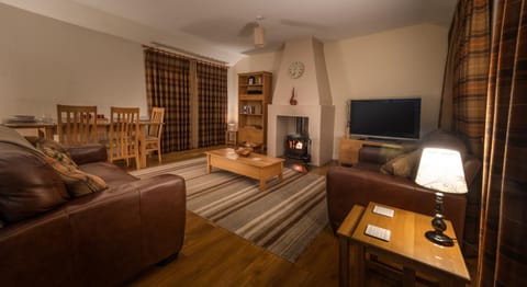 Abbey Holidays Loch Ness Luxury Self Catering 2 Bedroom Cottages House in Fort Augustus