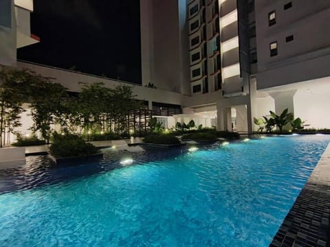 Night Model Design 8Pax 5 min To Desapark Apartment in Petaling Jaya