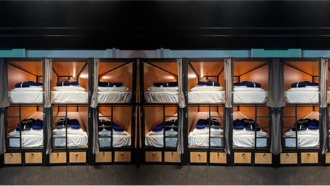 Bed, bunk bed