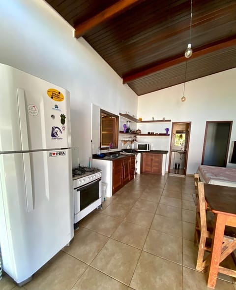 Kitchen or kitchenette, Dining area, oven, stove