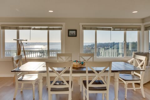 Charming Tacoma Apartment with Deck and Skyline Views! Copropriété in Federal Way