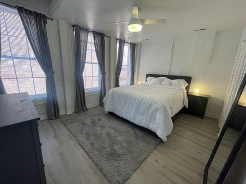 Vibe Central - Chic Shockoe 1BR Apartamento in Church Hill