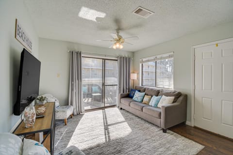 Orange Beach Condo with Dock Access - 2 Mi to Beach! Apartment in Orange Beach