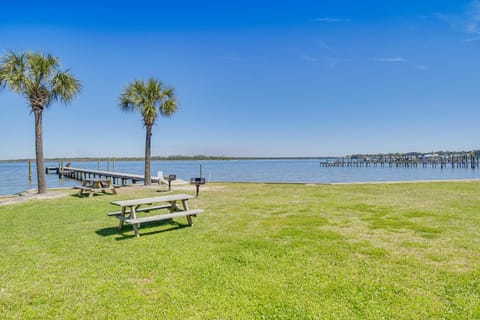 Orange Beach Condo with Dock Access - 2 Mi to Beach! Apartment in Orange Beach