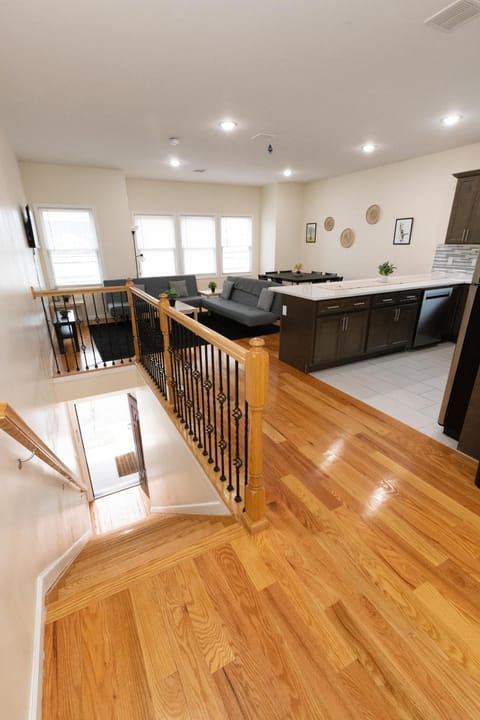 Elegant Modern 3-Bed Apt near NYC Copropriété in Kearny